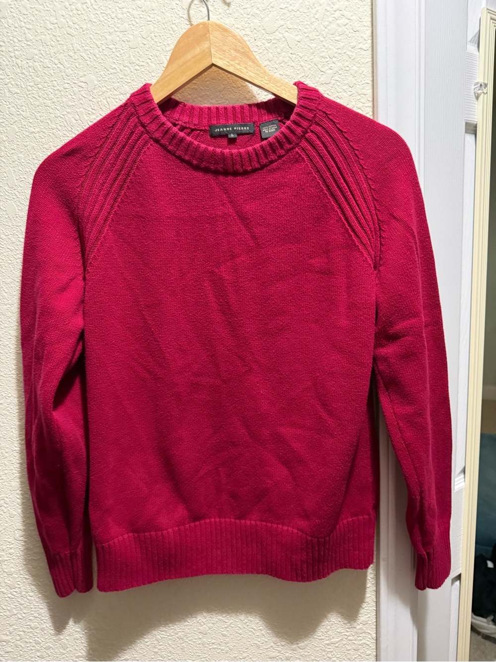 100% Cotton Red Crewneck Raglan Sleeve Preppy Classic Sweater - Picture 1 of 3